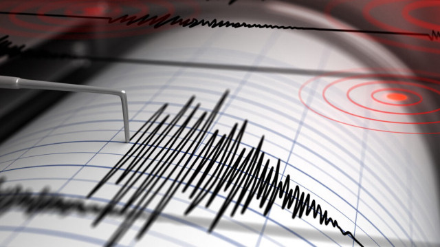 Deprem yerin 7,76 kilometre derinliğinde meydana geldi.
