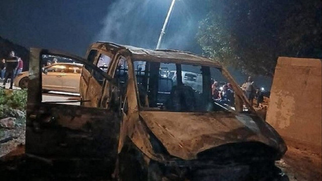 الضفة.. مستوطنون يهاجمون قرية فلسطينية ويحرقون 6 منازل ومركبة
