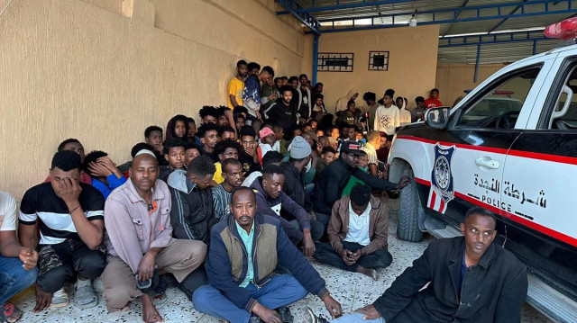Lors de contrôles de sécurité renforcés à Janzour en Libye, les forces de police conjointes ont appréhendé 150 sans-papiers #migrants de différentes nationalités. Tous ont été déférés à la DCIM pour poursuites judiciaires.
