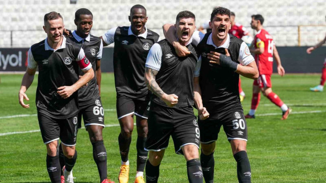 Manisa FK, Pendikspor’u 2-0 mağlup etti.
