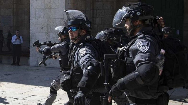 "الشاباك" يعلن اعتقال فلسطينيين بزعم تخطيطهما لإطلاق نار بالقدس