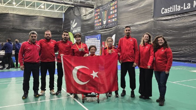 Milli sporcular bayrağımızı İspanya'da dalgalandırdı.