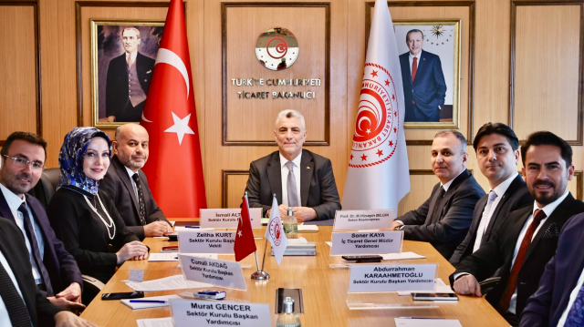 Ticaret Bakanı Ömer Bolat, Otomotiv Sektör Kurulu toplantısına katıldı