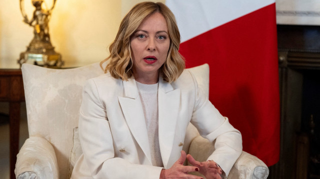 La Première ministre italienne Giorgia Meloni s'exprime lors d'une réunion avec le Premier ministre britannique Keir Starmer au 10 Downing Street, dans le centre de Londres, le 2 mars 2025, à la veille d'un sommet des dirigeants européens. Les dirigeants européens se rendent à Londres le 2 mars pour des discussions visant à "faire avancer" l'action sur l'Ukraine, selon le bureau du Premier ministre britannique Keir Starmer. Le sommet clôture une semaine de diplomatie intense pour l'hôte Starmer, qui a rencontré le président Donald Trump jeudi dans le but de rapprocher les approches européenne et américaine du conflit ukrainien.
