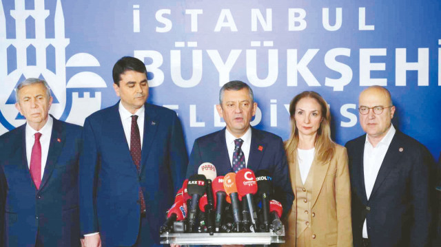 Özgür Özel.