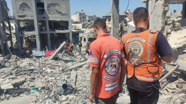 غزة.. "الدفاع المدني" يعلن فقدان الاتصال بطاقمه في رفح