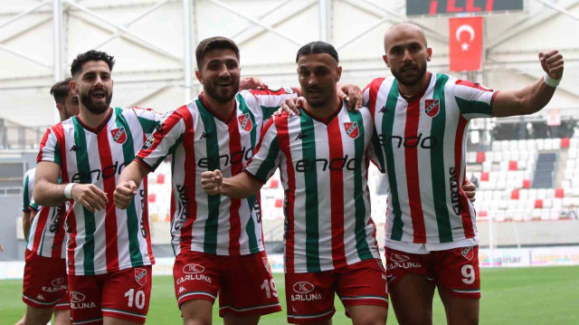 Karşıyaka: 4 - Anadolu Üniversitesi: 2