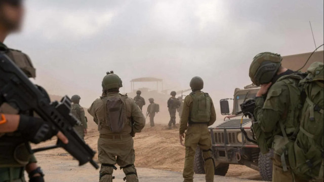 غزة تباد.. جيش الاحتلال يصيب فلسطينيا ويتوغل في محور "نتساريم"