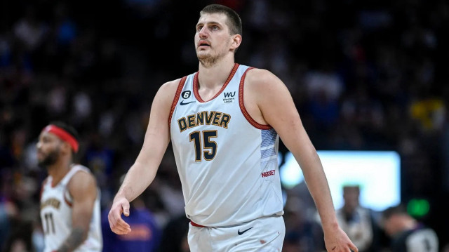 Nikola Jokic maçta 39 sayı kaydetti.