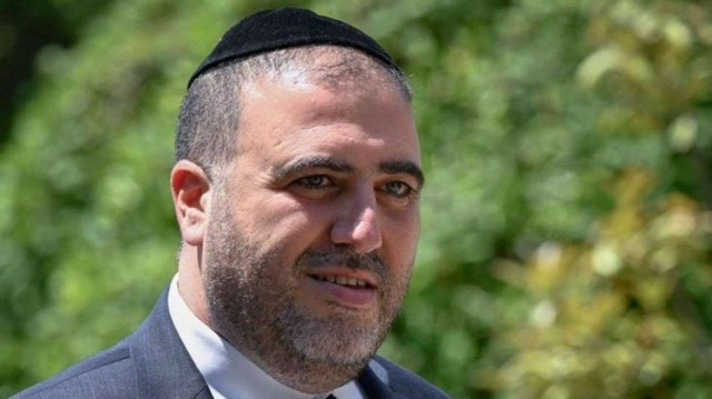 وزير داخلية الاحتلال يخالف نتنياهو بتأييده المرحلة الثانية لاتفاق غزة