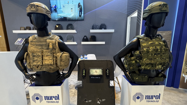 Le fabricant turc de céramiques balistiques avancées et de blindage, Nurol Teknoloji, au Salon et Conférence internationale de l'industrie de la défense (IDEX 2025), à Abou Dhabi, le 3 mars 2025.
