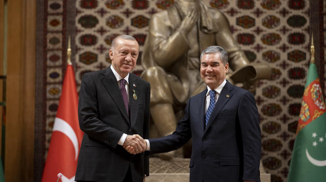 أردوغان وبردي محمدوف يبحثان العلاقات التركية التركمانستانية