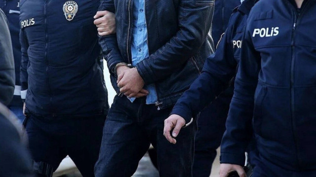 Yakalanan firari suçlu cezaevine gönderildi.