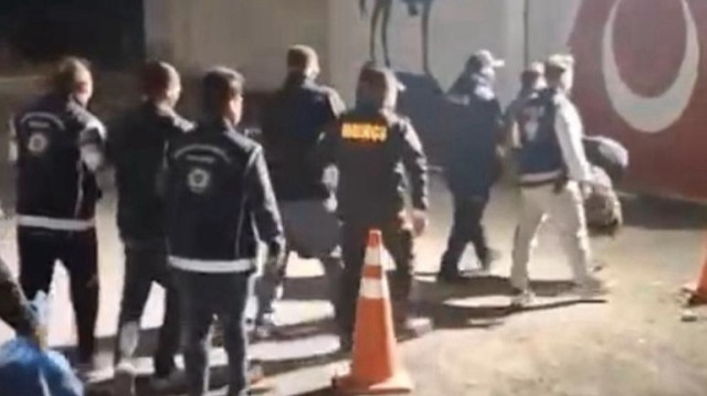 Beş ayrı suçtan toplam 20 yıl hapis cezası ile aranıyorlardı.