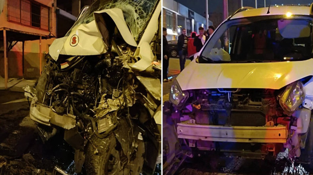 Çarpışmanın etkisiyle servis minibüsü park halinde olan hafif ticari araç ile servise minibüsüne çarptı.