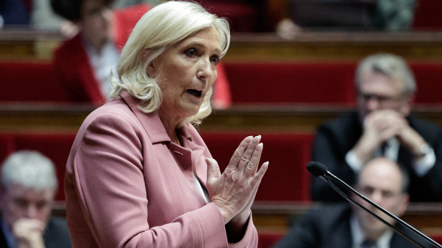 La présidente du groupe parlementaire du Rassemblement national, Marine Le Pen, s'exprime lors d'une session consacrée à l'Ukraine et à la sécurité en Europe à l'Assemblée nationale, chambre basse du Parlement français, à Paris, le 3 mars 2025.