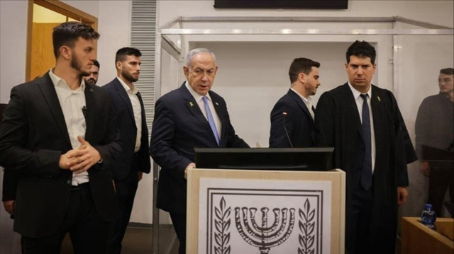 نتنياهو يمثل أمام المحكمة المركزية بتل أبيب للرد على تهم الفساد 