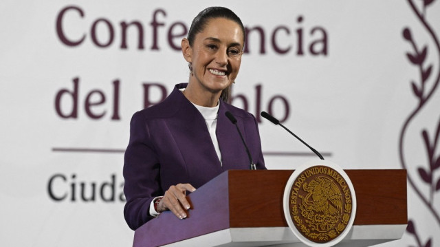 La présidente du Mexique, Claudia Sheinbaum, prend la parole en annonçant que le Mexique ripostera aux tarifs douaniers du président américain Donald Trump, au Palais National à Mexico, le 4 mars 2025.