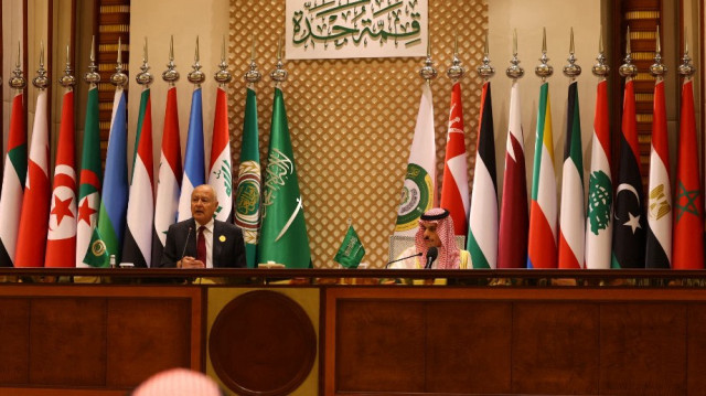 La déclaration finale réaffirme le rejet du déplacement des Palestiniens de leur terre "sous aucun prétexte ni circonstances".