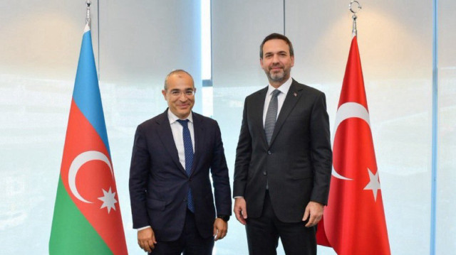 Le ministre turc de l'Énergie et des Ressources naturelles, Alparslan Bayraktar, et le ministre de l'Économie azerbaïdjanais, Mikayil Jabbarov.