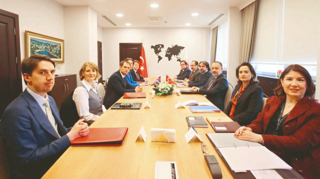 Türkiye ve İngiltere arasında Suriye konulu toplantı yapıldı. 