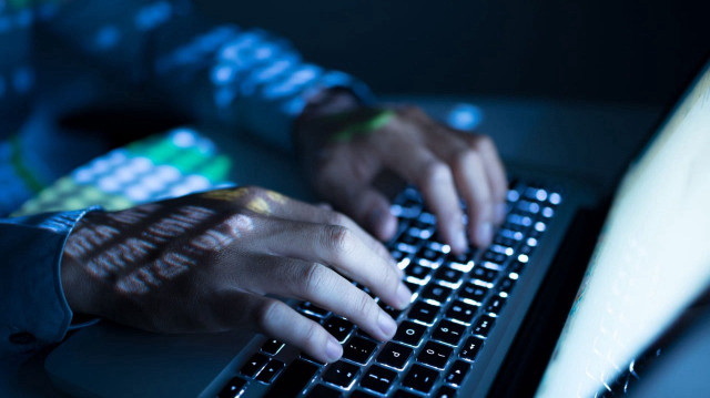 États-Unis à démanteler les réseaux de mercenaires du cyberespace, affirmant que ces attaques indiscriminées et imprudentes ne resteront pas impunies.