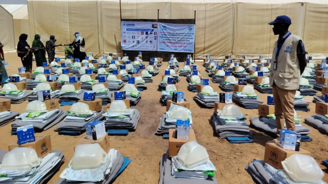 2 000 familles de Gereida et Kass, au Sud-Darfour, ont reçu des kits d'aide essentiels (bâches, couvertures, ustensiles de cuisine, jerrycans, lampes solaires et autres) pour les aider à faire face au déplacement, le 2 mars 2025.