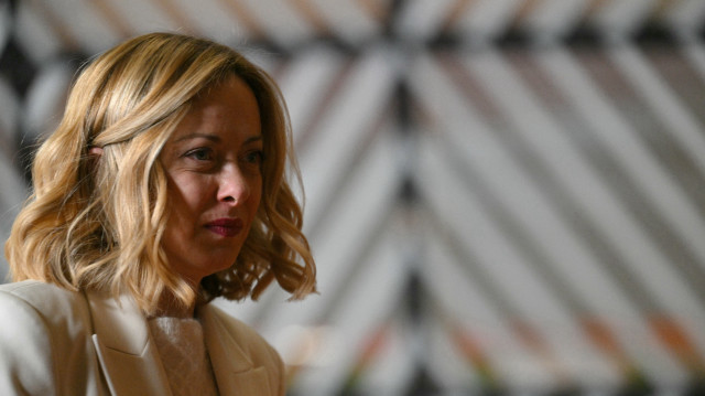 Le Premier ministre italien Giorgia Meloni quitte le siège de l'UE à la fin du Conseil européen spécial pour discuter du soutien continu à l'Ukraine et de la défense européenne, à Bruxelles le 6 mars 2025. 