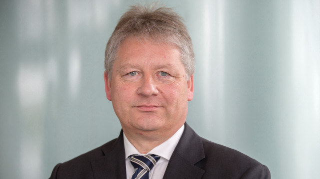 Le président désigné du service de renseignement fédéral allemand (BND) Bruno Kahl pose pour un photographe à Berlin, le 27 avril 2016