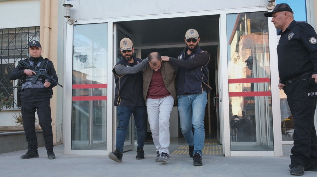 Cumhurbaşkanı Erdoğan ve ailesine sosyal medya üzerinden hakaretlerde bulunan şahıs tutuklandı.