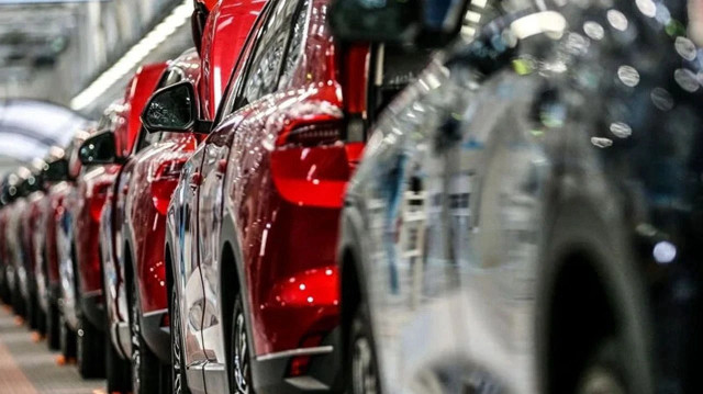 Türkiye'nin toplam dış satımından yüzde 14,3 pay alan otomotiv sektöründe en fazla dış satım, 1 milyar 224 milyon dolar dolarlık ihracatla "tedarik endüstrisi" grubunda gerçekleşti.