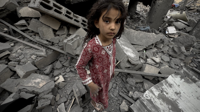 Enfant dans les ruines de Gaza, le 1er avril 2025.
