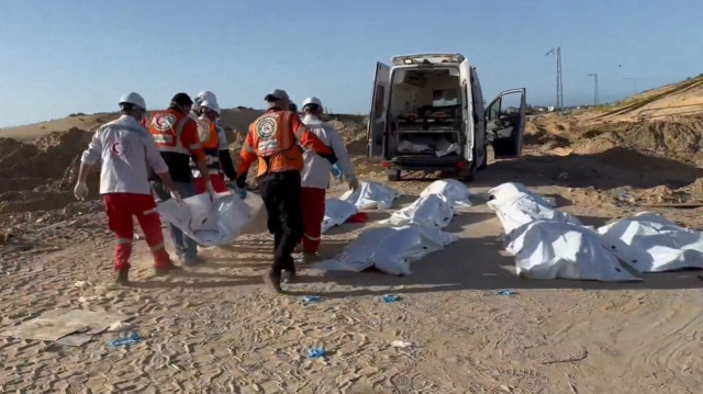 Les corps des travailleurs humanitaires tué par Israël à Gaza, le 31 mars 2025.