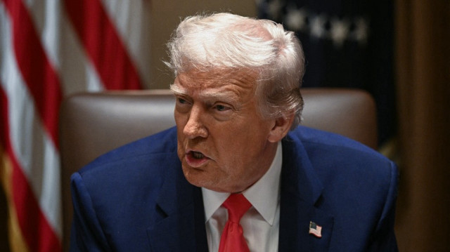 Le président américain Donald Trump s'exprime lors d'une réunion du cabinet dans la salle du même nom à la Maison Blanche, le 10 avril 2025, à Washington.