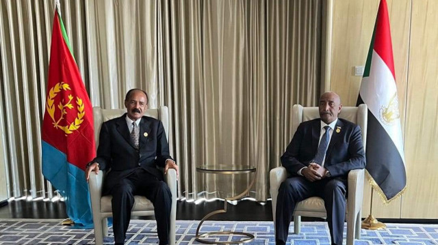 البرهان وأفورقي يبحثان في إريتريا تطورات الأوضاع بالسودان