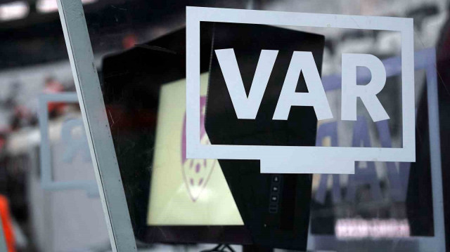 Süper Lig müsabakalarında VAR'da yabancı hakemler görev yapıyor.
