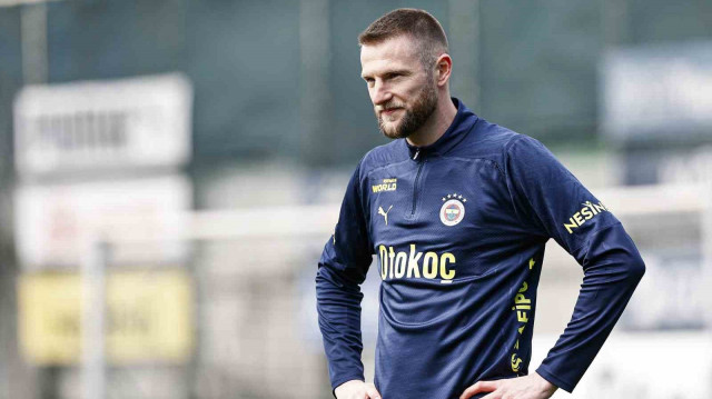 Milan Skriniar Fenerbahçe'de sergilediği performansla taraftarın büyük beğenisini kazandı.