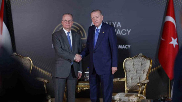 منتدى أنطاليا.. الرئيس أردوغان يتباحث مع رئيس الوزراء الفلسطيني