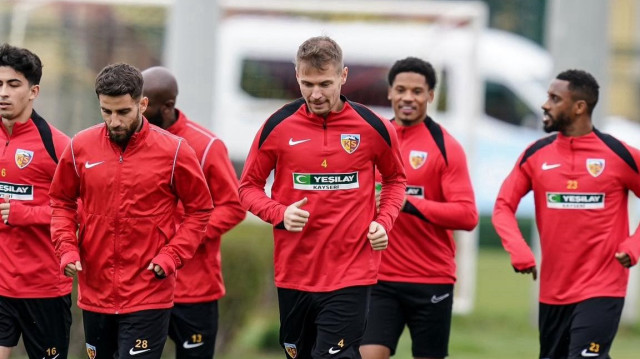 Kayserispor, Süper Lig'de küme düşmeme mücadelesi veriyor. 