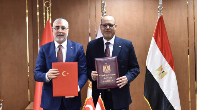 وزير العمل التركي ونظيره المصري يوقعان خطة لتنفيذ مذكرة تفاهم