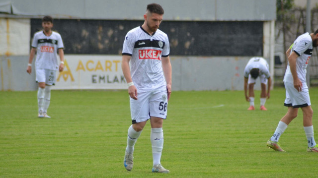 Futbolcular maç sonu büyük üzüntü yaşadı.