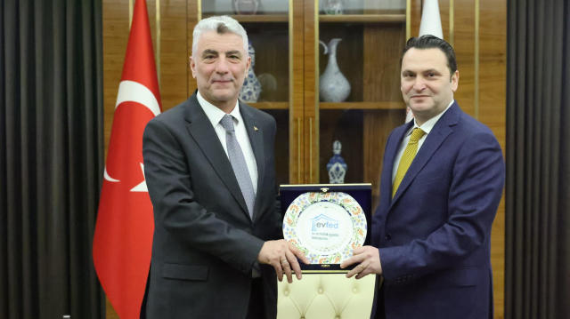 Bakan Bolat, EVFED Yönetim Kurulu Başkanı Kaplangı'yı kabul etti
