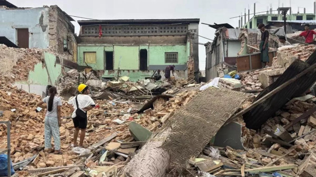 Le Myanmar subit à nouveau le 13 avril 2025, un tremblement de terre de 5,5 degrés quelques semaines après une secousse meurtrière de 7,7 degrés.