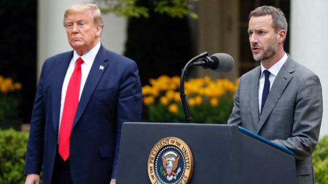 Le Président américain Donald Trump et son envoyé spécial Adam Boehler.