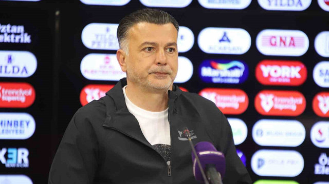 Murat Şahin, Hatayspor'daki görevine devam ediyor.