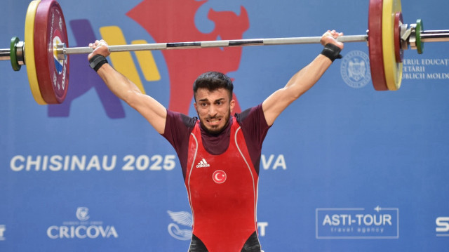 Harun Algül, Moldova'da bayrağımızı gururla dalgalandırdı.
