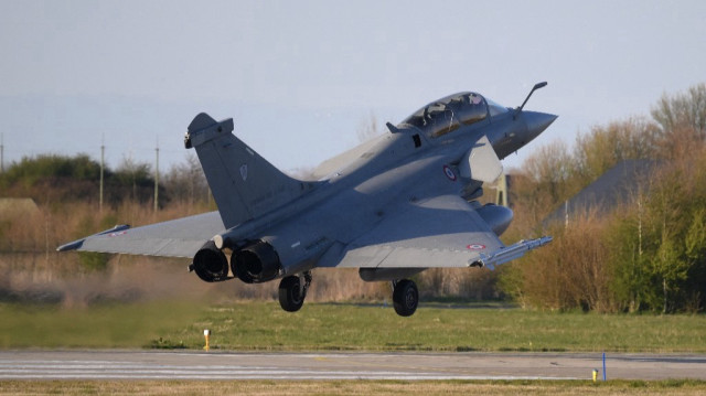 Un avion Rafale F4 de l'Armée de l'air française.