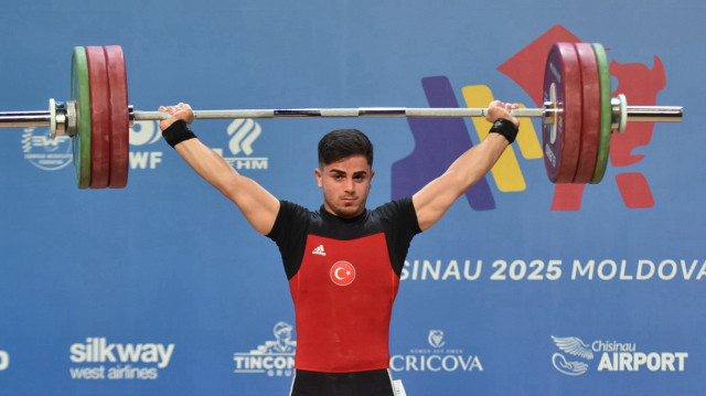 Kaan Kahriman 146 kiloyu kaldırırken hiç zorlanmadı.