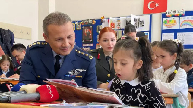 1. sınıf öğrencilerinin sınırda görev yapan Mehmetçiğe gönderdiği mektuplara, Mehmetçik cevap verdi.
