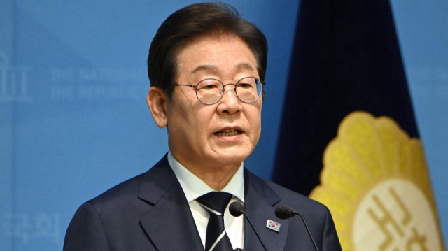 L'ancien dirigeant du Parti démocrate, Lee Jae-myung, s'exprime lors d'une conférence de presse sur sa candidature à l'élection présidentielle de juin, à l'Assemblée nationale, à Séoul, le 11 avril 2025. 
